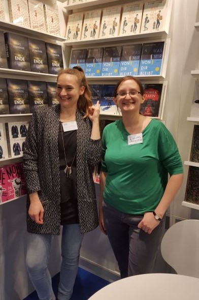hanna-und-christel-auf-buchmesse_schnitt-1
